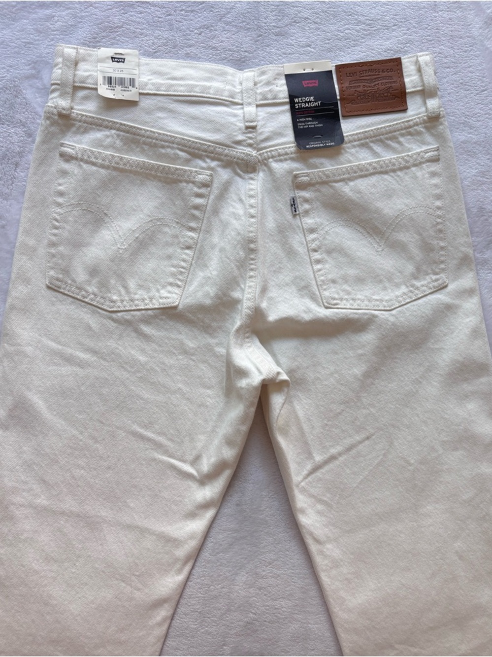 LEVI'S Wedgie Straight Leg Cropped High Rise Button Fly White Jeans--NWT--30 - Picture 11 of 16